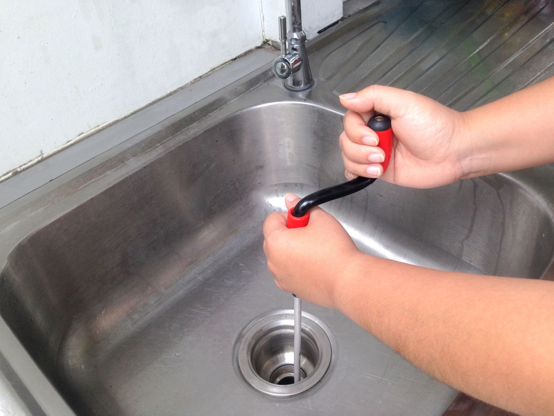 How Drain Cleaning Can Save You From Plumbing Headaches